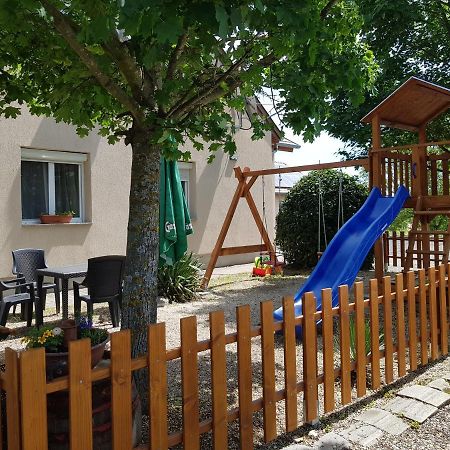 Borostyankert Etterem & Vendeghaz Otel Sitke Dış mekan fotoğraf