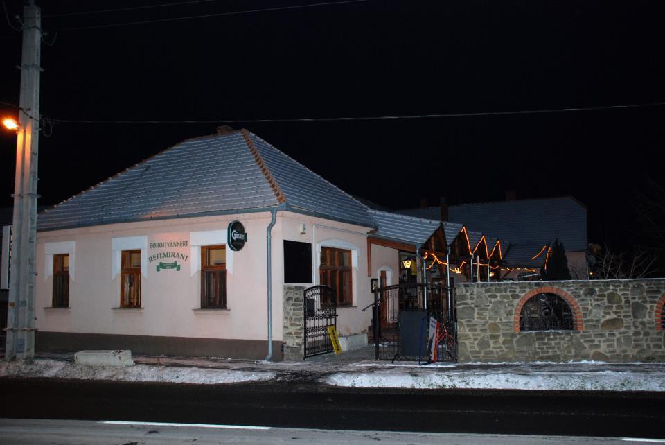 Borostyankert Etterem & Vendeghaz Otel Sitke Dış mekan fotoğraf
