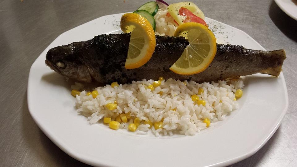 Borostyankert Etterem & Vendeghaz Otel Sitke Dış mekan fotoğraf