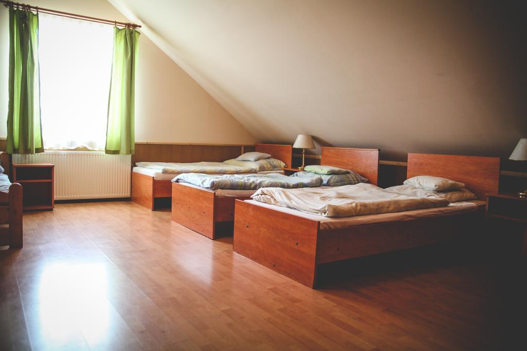 Borostyankert Etterem & Vendeghaz Otel Sitke Dış mekan fotoğraf
