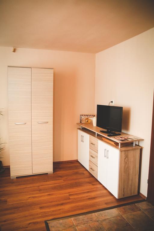 Borostyankert Etterem & Vendeghaz Otel Sitke Dış mekan fotoğraf