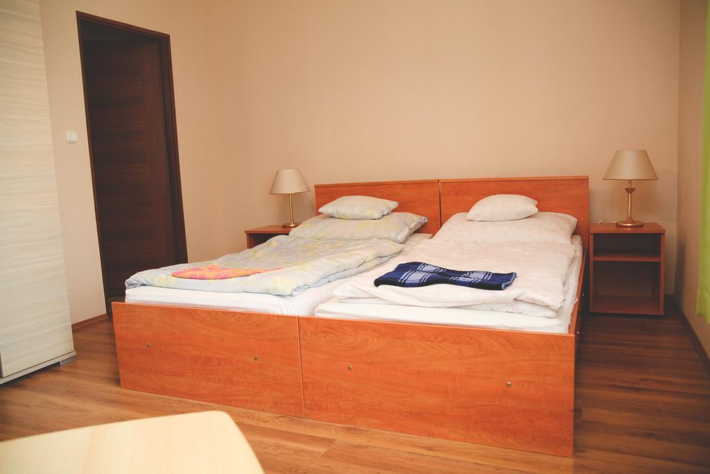 Borostyankert Etterem & Vendeghaz Otel Sitke Dış mekan fotoğraf