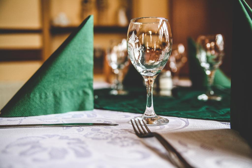 Borostyankert Etterem & Vendeghaz Otel Sitke Dış mekan fotoğraf